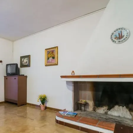 Locazione Turistica Il Pineto 2 Lejlighed *